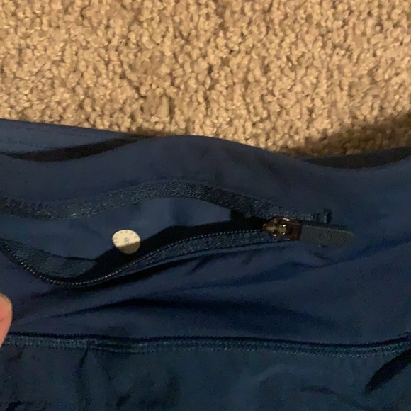 Lululemon - Picture 3 of 3